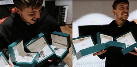 lil kleine koopt rolex voor vader